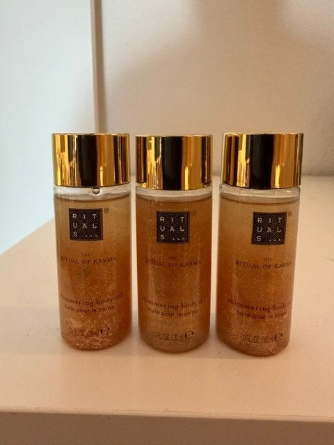 Nieuw Rituals Karma shimmering body oil 30 ml, Ophalen of Verzenden, Nieuw, Bodylotion, Crème of Olie