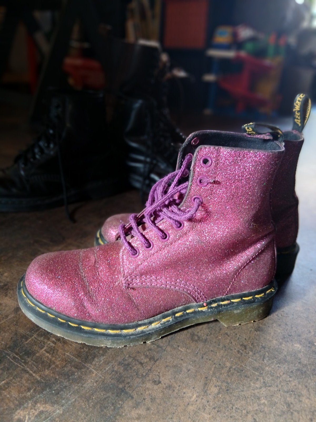 Dr. Martens Pascal Glitter roze paars maat 39, Kleding | Dames, Lage of Enkellaarzen, Ophalen of Verzenden, Dr. Martens, Roze