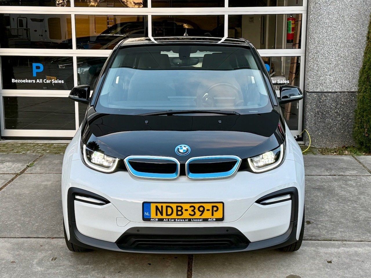 BMW I3 120Ah 42 kWh|CCS|Camera|Climate|Cruise, Auto's, Dealer onderhouden, Gebruikt, 300 km, 4 stoelen