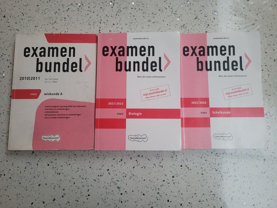 Examenbundels VWO: Wiskunde A, Biologie, Scheikunde, Boeken, Schoolboeken, Gelezen, Wiskunde A, VWO, Ophalen