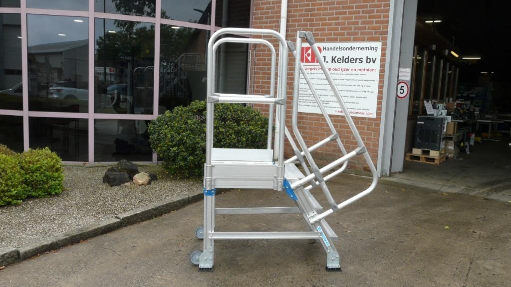 Platformtrap verrijdbaar 3 trede merk Zarges, Ophalen, Nieuw