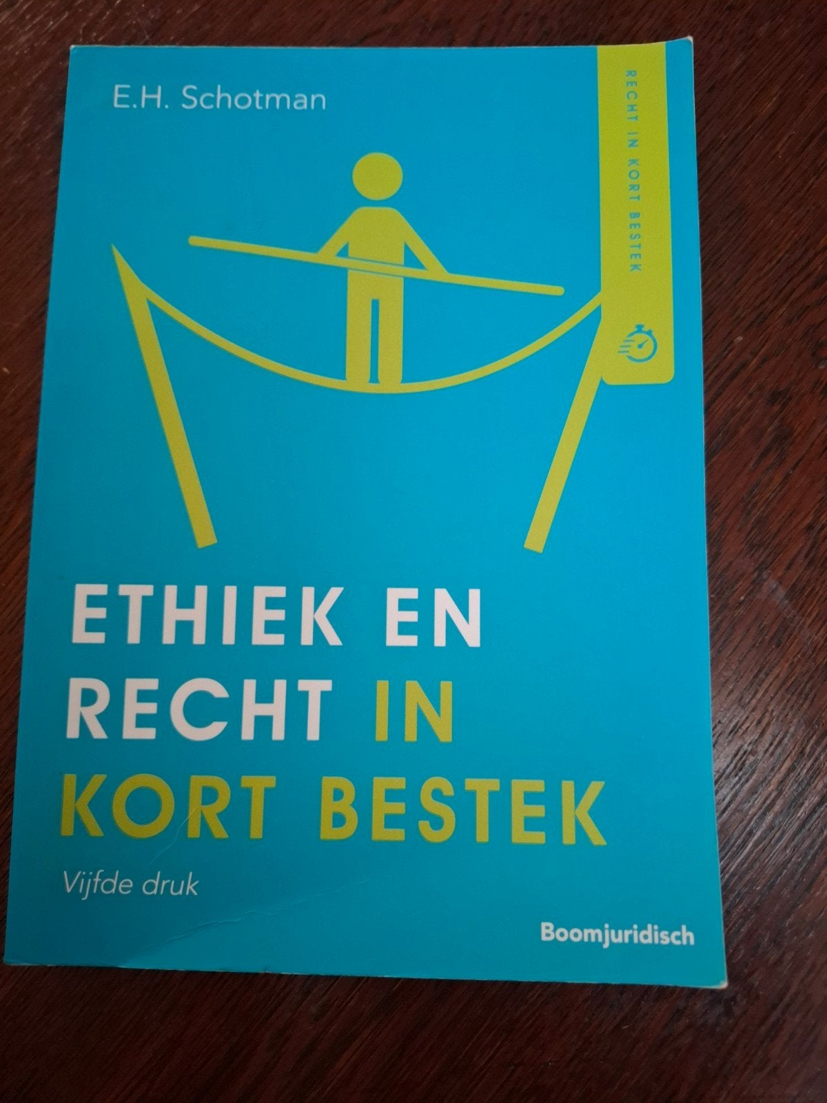 Ethiek en recht in kort bestek (vijfde druk), Ophalen of Verzenden, Zo goed als nieuw