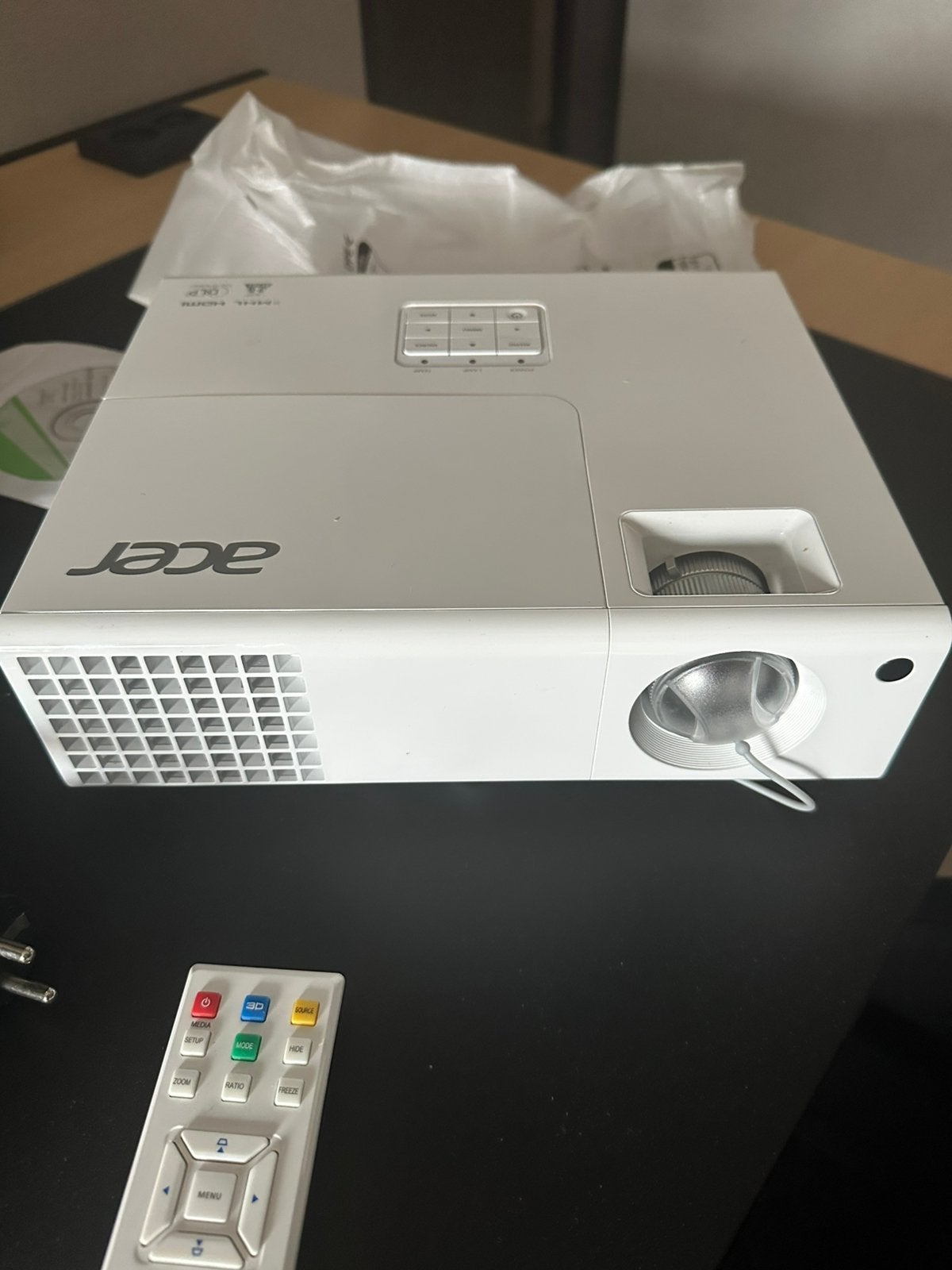 Te koop acer beamer, Ophalen of Verzenden, Zo goed als nieuw, LED