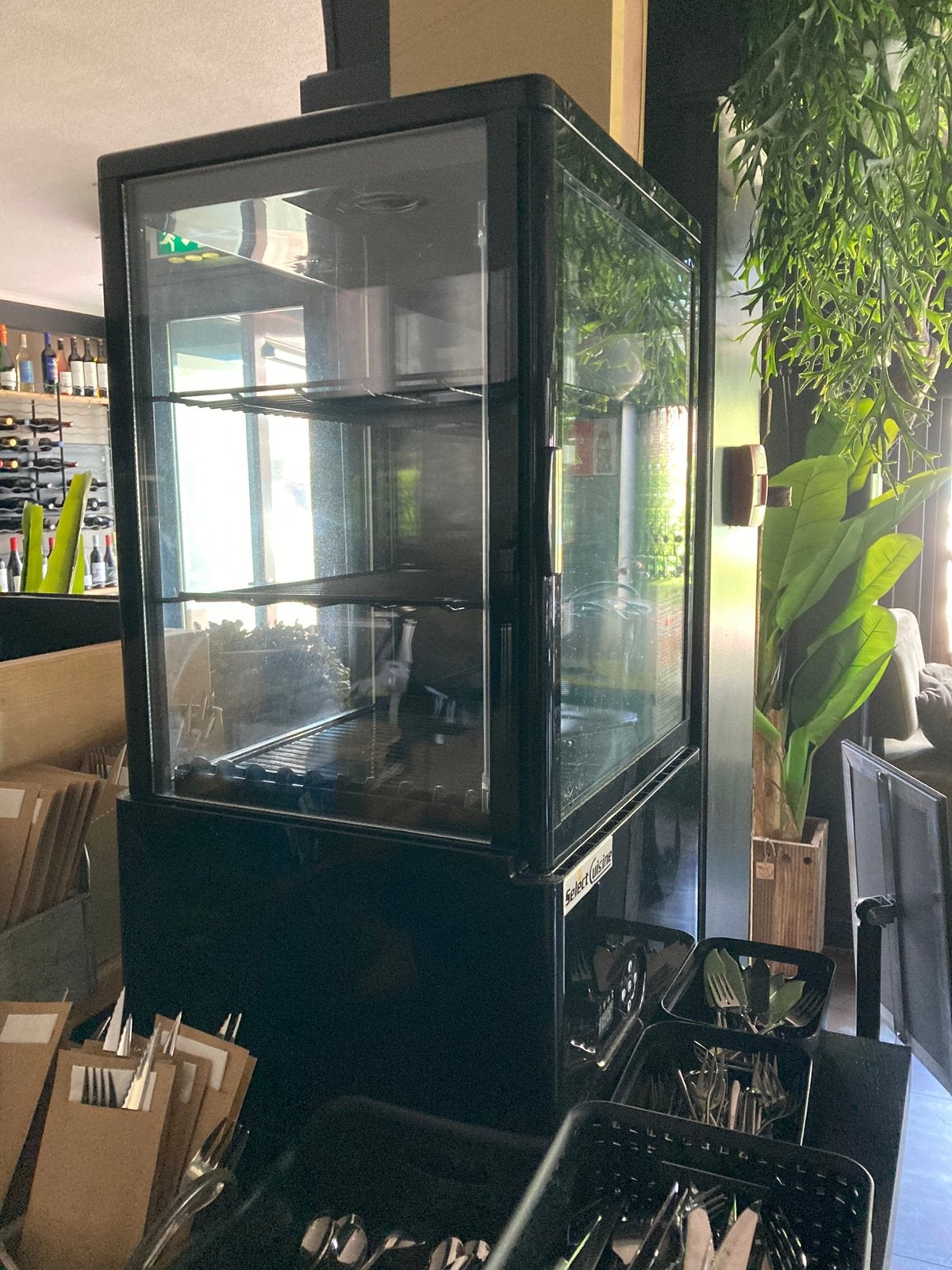 Gebaksvitrine 3 laags, Ophalen, Zonder vriesvak, Minder dan 45 cm, 160 cm of meer