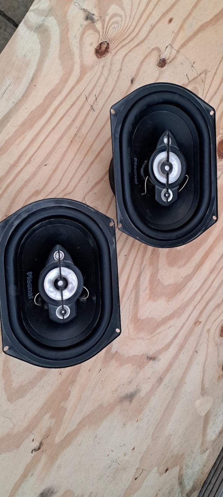 magnat auto boxen, Ophalen