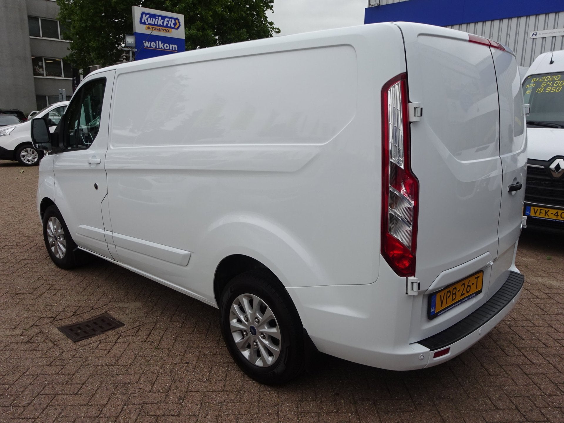 Ford Transit Custom 300 2.0 TDCI 130 PK L1H1 Limited Automaa, Auto's, Stof, 4 cilinders, 1991 kg, Wit