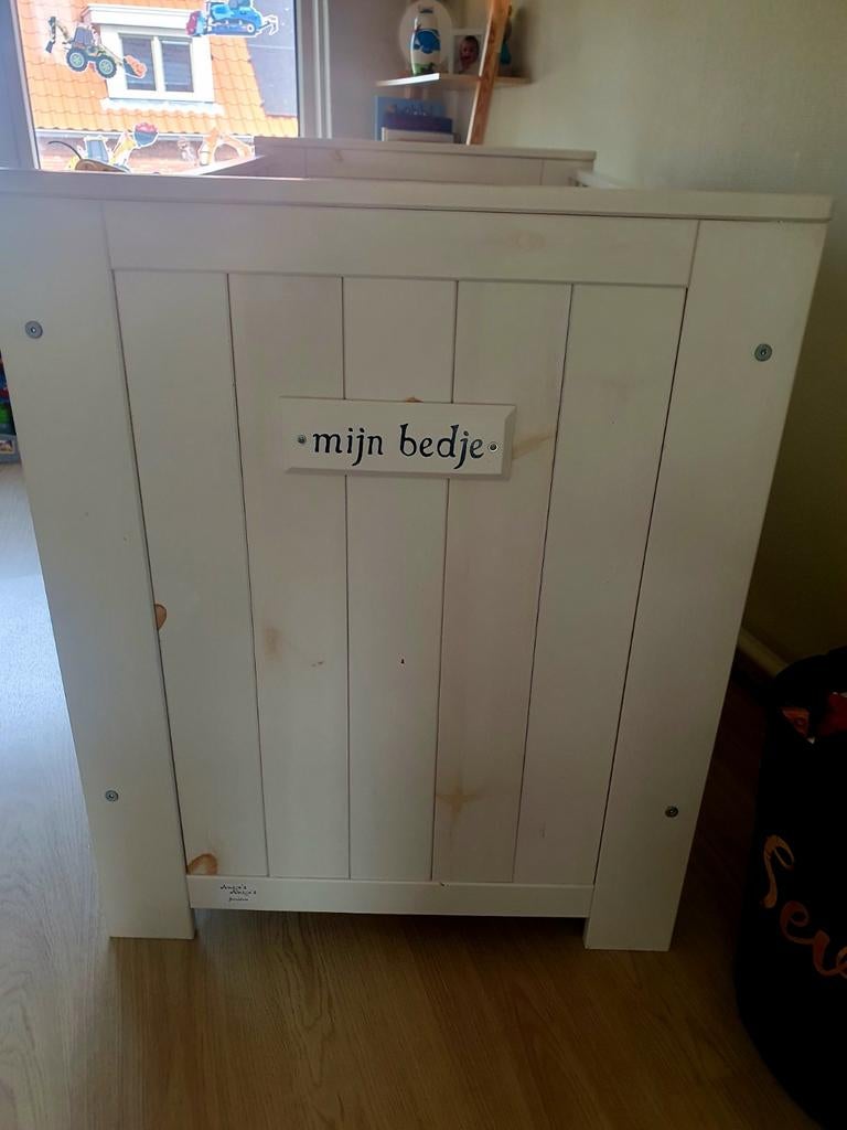 Wit houten ledikant met commode - Complete babykamer, Kinderen en Baby's, Babywiegjes en Ledikanten, Ophalen, Gebruikt, Ledikant
