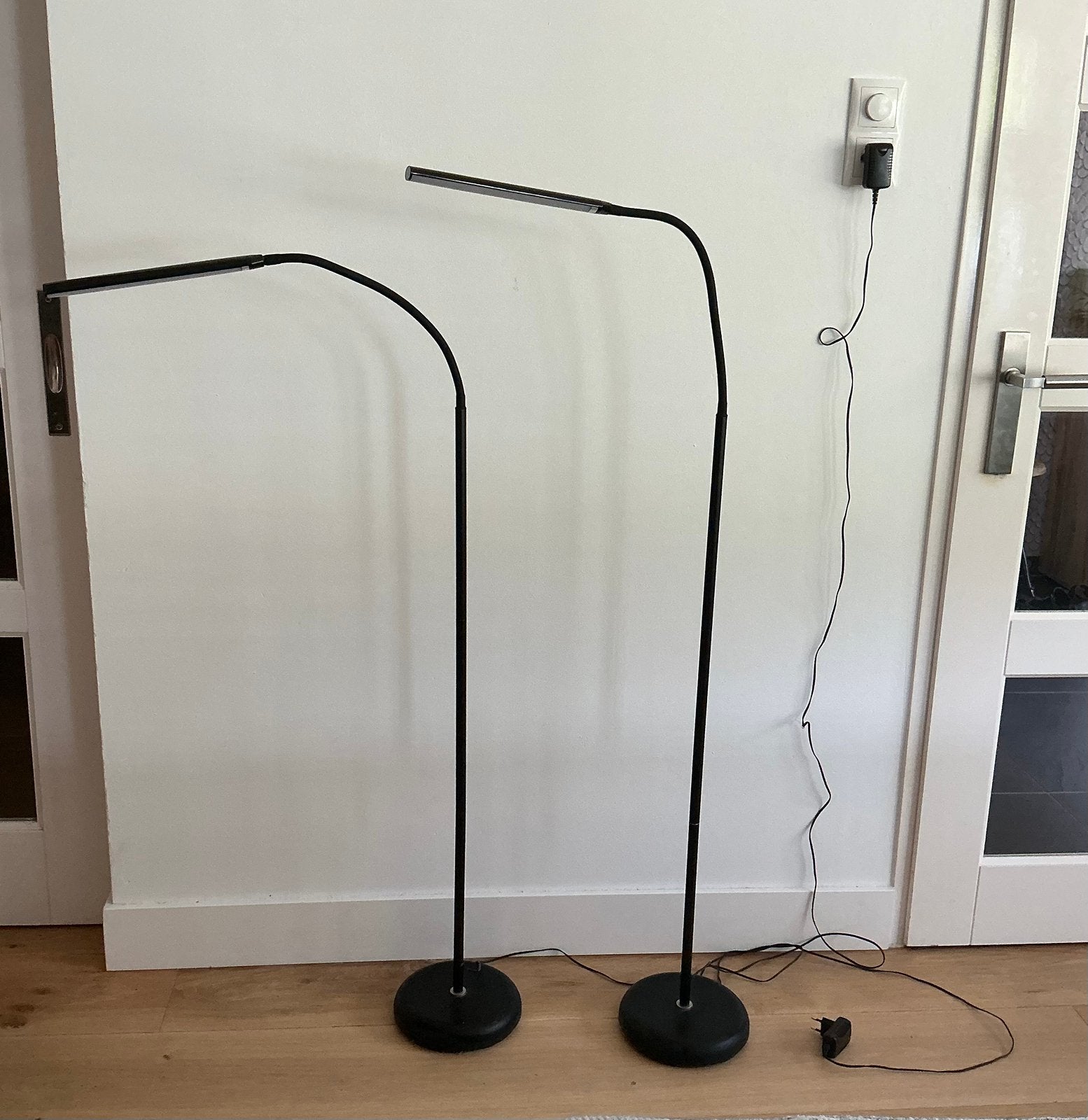 2 vloerlampen, Ophalen, Zo goed als nieuw