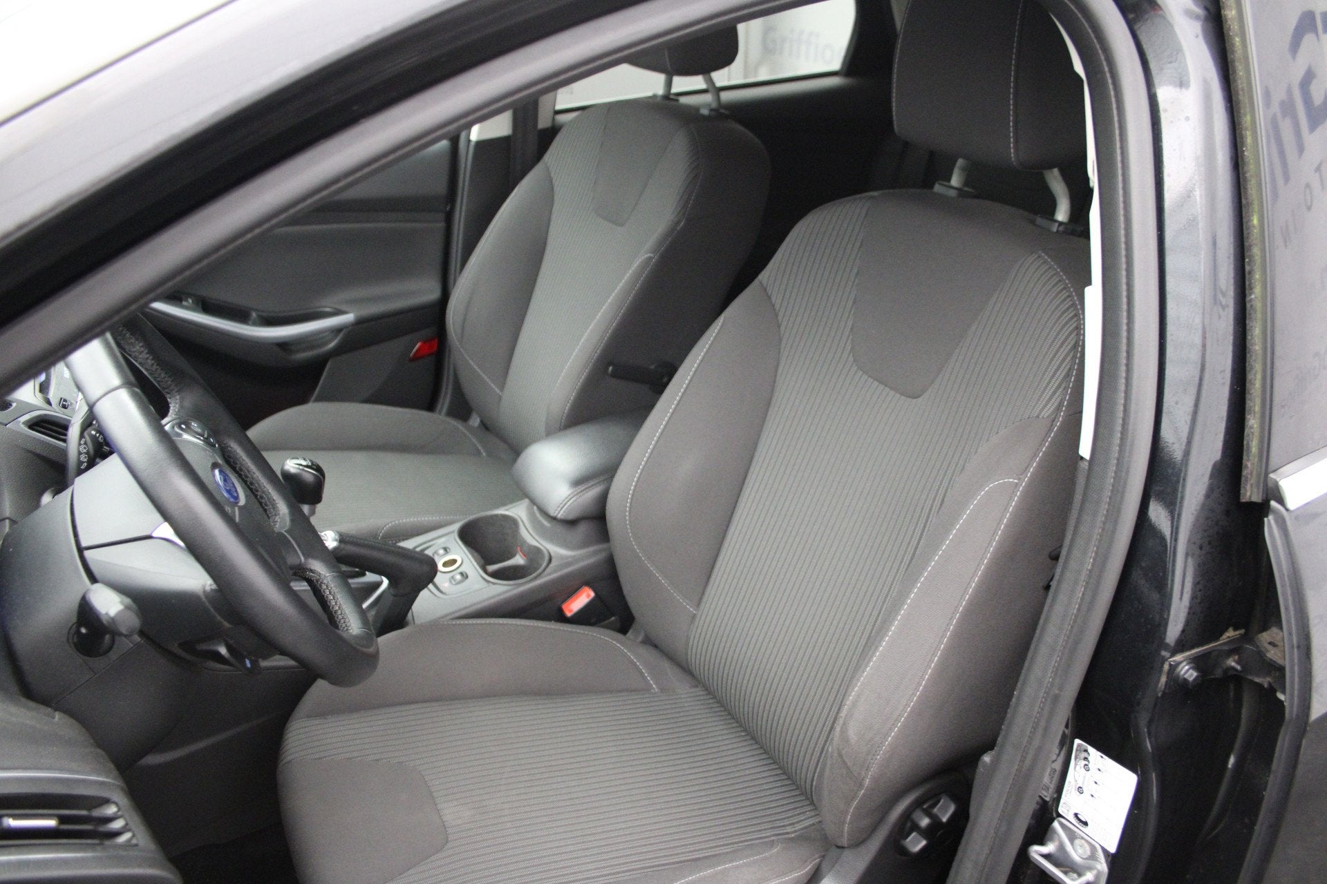 Foto 11 van Ford FOCUS Wagon 1.0 EcoBoost Titanium nette station met tre