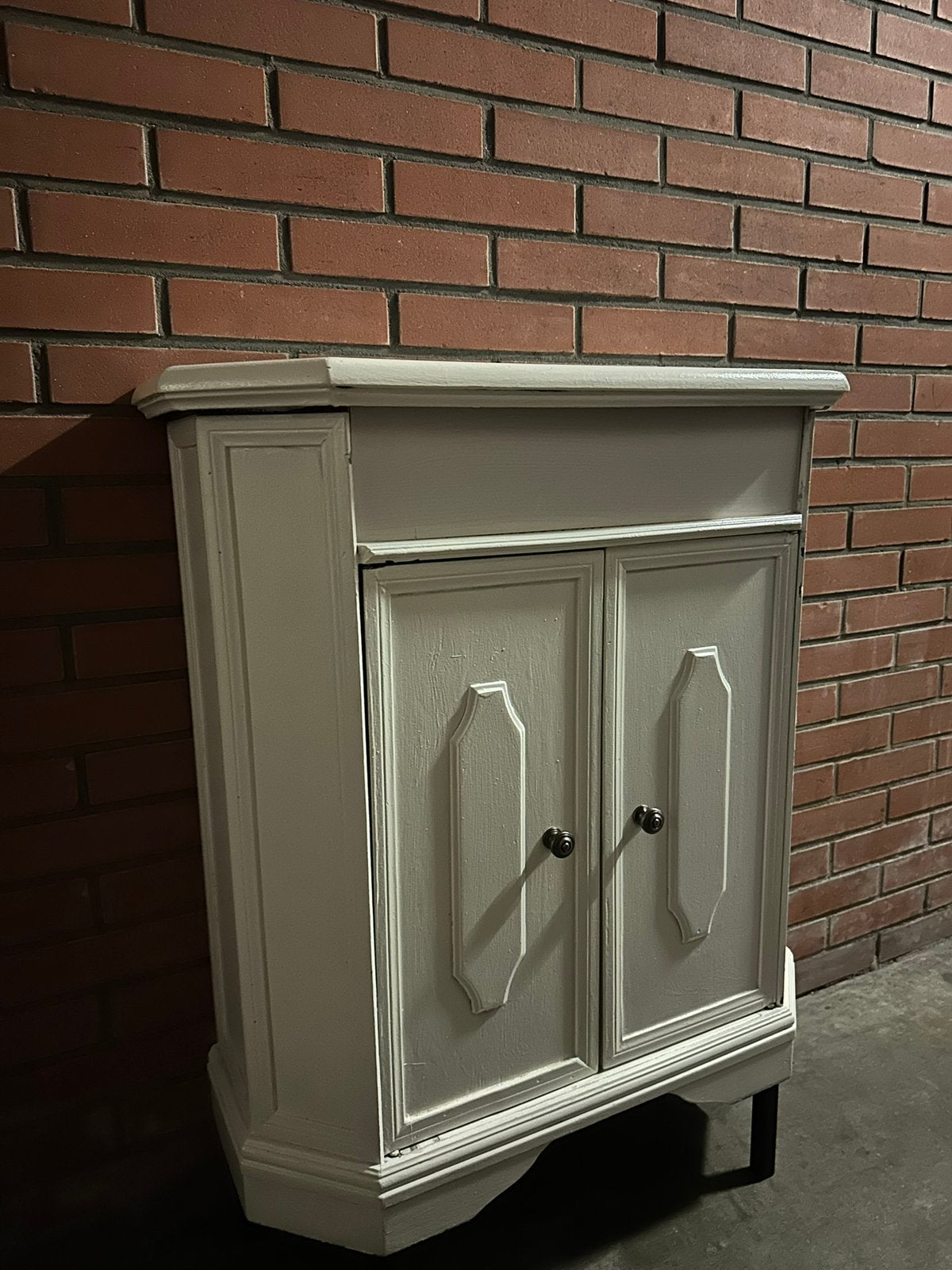 Antieke vintage kast / dressoir – wit – met dubbele deuren