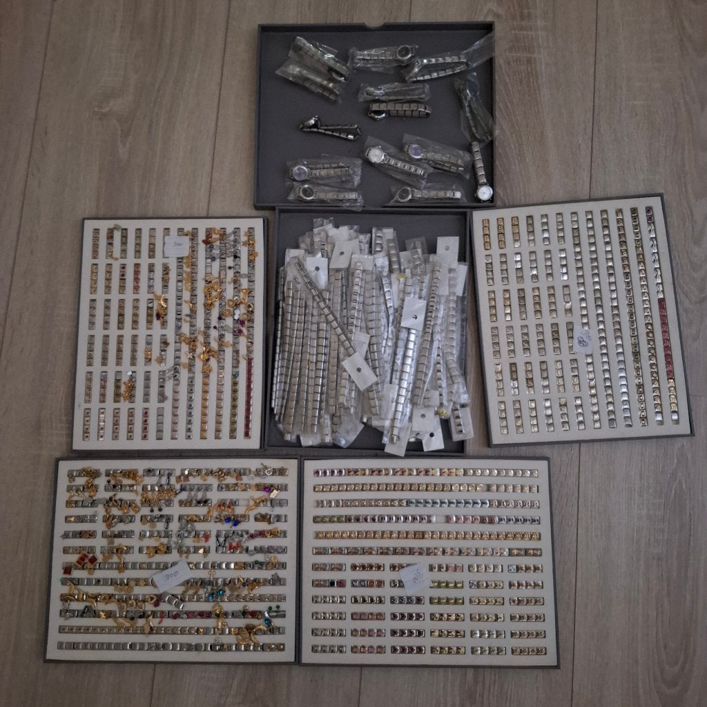 Armbandschakels, Sieraden, Tassen en Uiterlijk, Armbanden, Staal, Nieuw, Ophalen of Verzenden, Met bedels of kralen