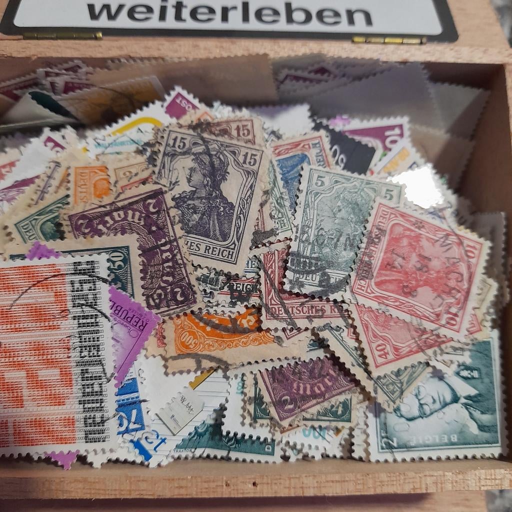 7 kistjes met postzegels, Ophalen of Verzenden, Nederland
