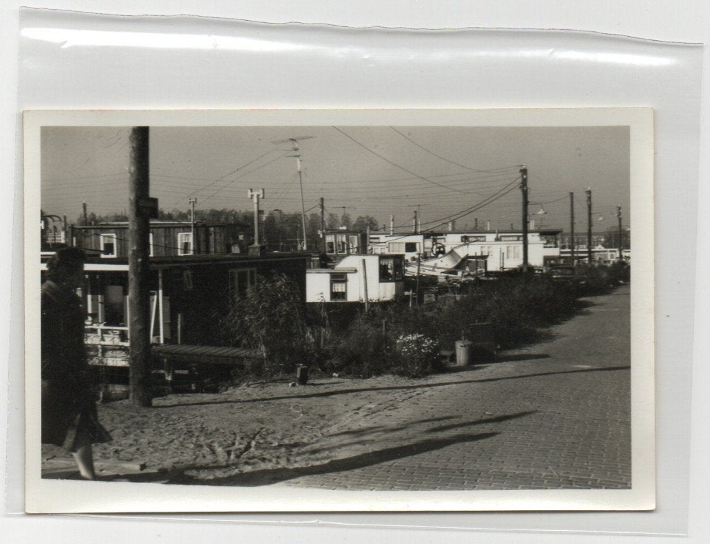 Amsterdam ,oude foto uit de jaren 60 woonboten, Verzenden, 1960 tot 1980, Gebruikt, Overige onderwerpen