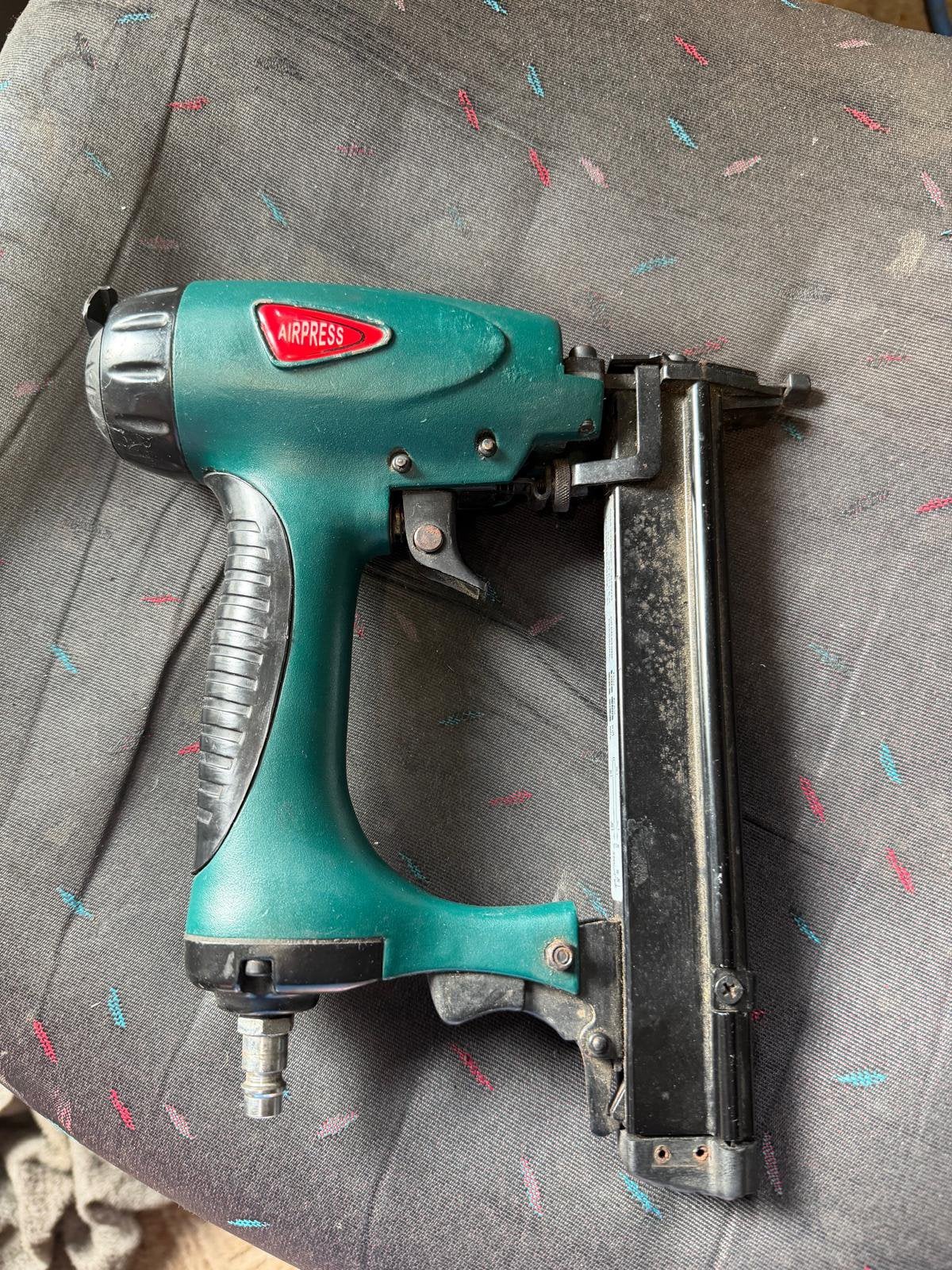 airpress tacker, Ophalen of Verzenden, Gebruikt