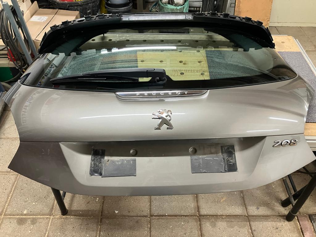 Peugeot 208 Achterklep - Origineel en Compleet, Ophalen, Gebruikt, Achterklep, Achter
