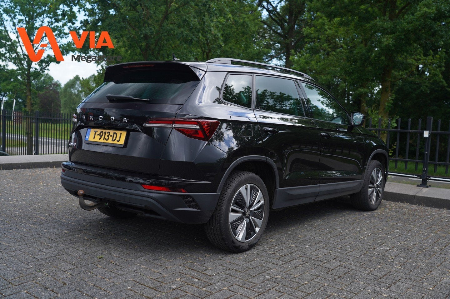 Skoda Karoq 1.5 TSI | 150PK | Trekhaak | Stoelverw. | Climat, 4 cilinders, Zwart, Karoq, SUV of Terreinwagen