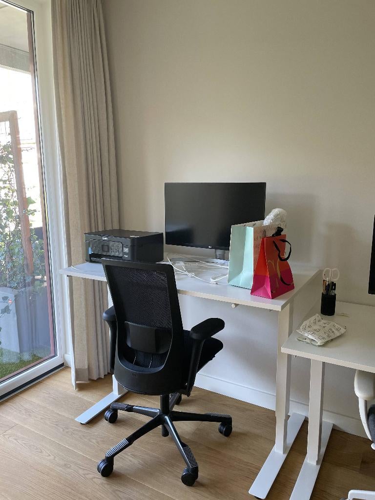 IKEA TROTTEN work desk*2, Ophalen, 120 cm, Hout, Zo goed als nieuw