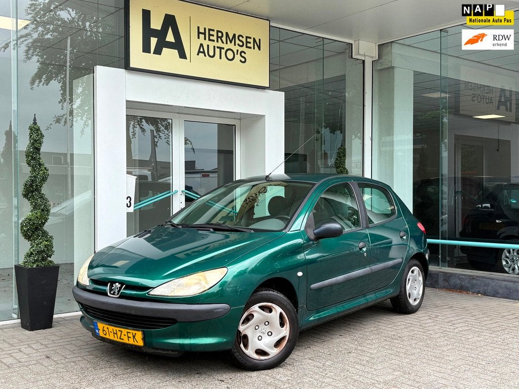 Peugeot 206 1.1 XR |Nieuwe koppeling| APK|NAP|, Voorwielaandrijving, Gebruikt, 31 €/maand, 4 cilinders