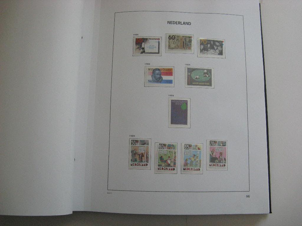 Postzegelalbum van Davo van  Nederland met inhoud.zie foto's, Ophalen of Verzenden, Na 1940, Postfris