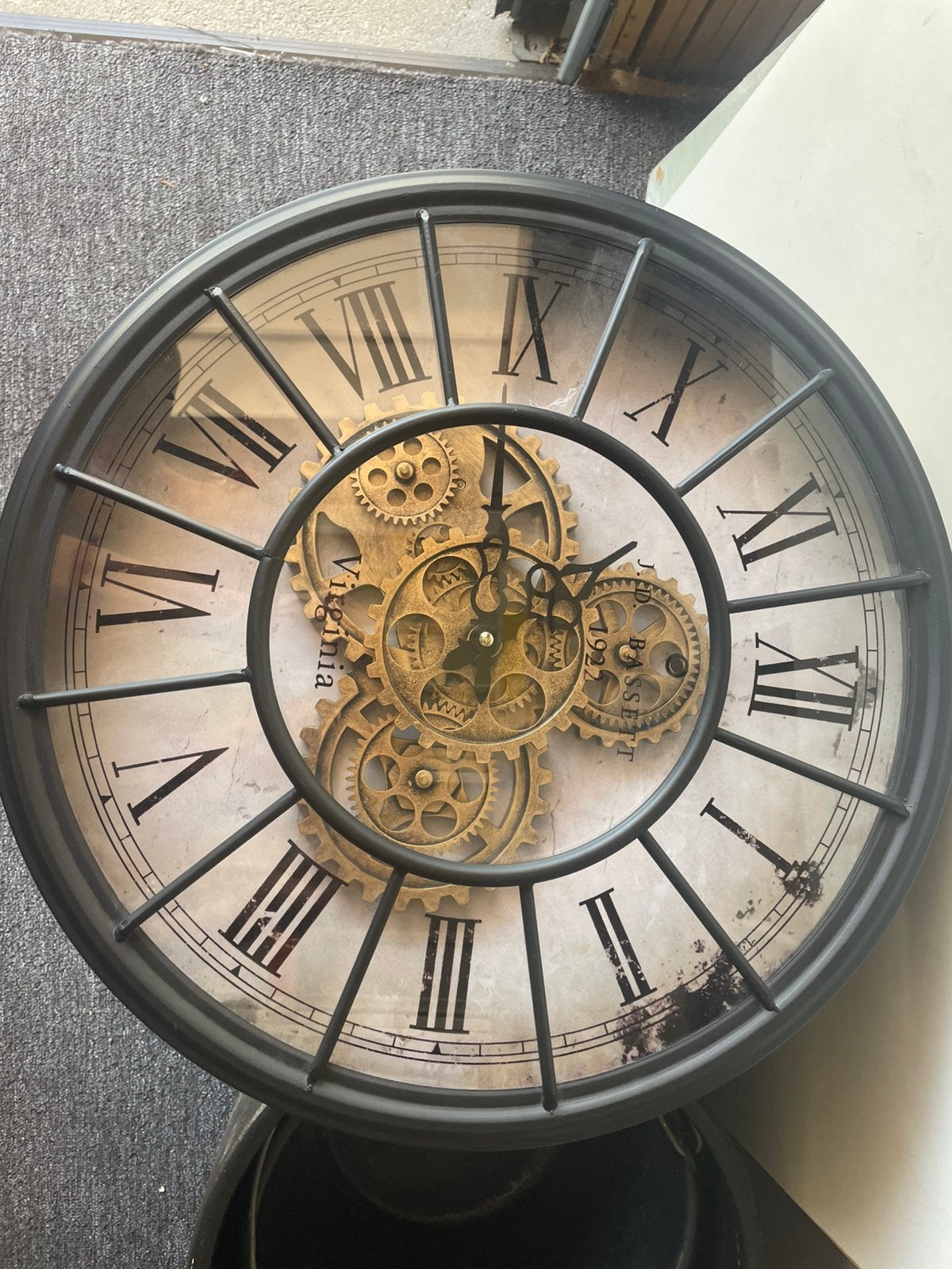 Grote wandklok met zichtbaar uurwerk, Romeinse cijfers, Wandklok, Analoog, Werkt op batterijen, Ophalen of Verzenden