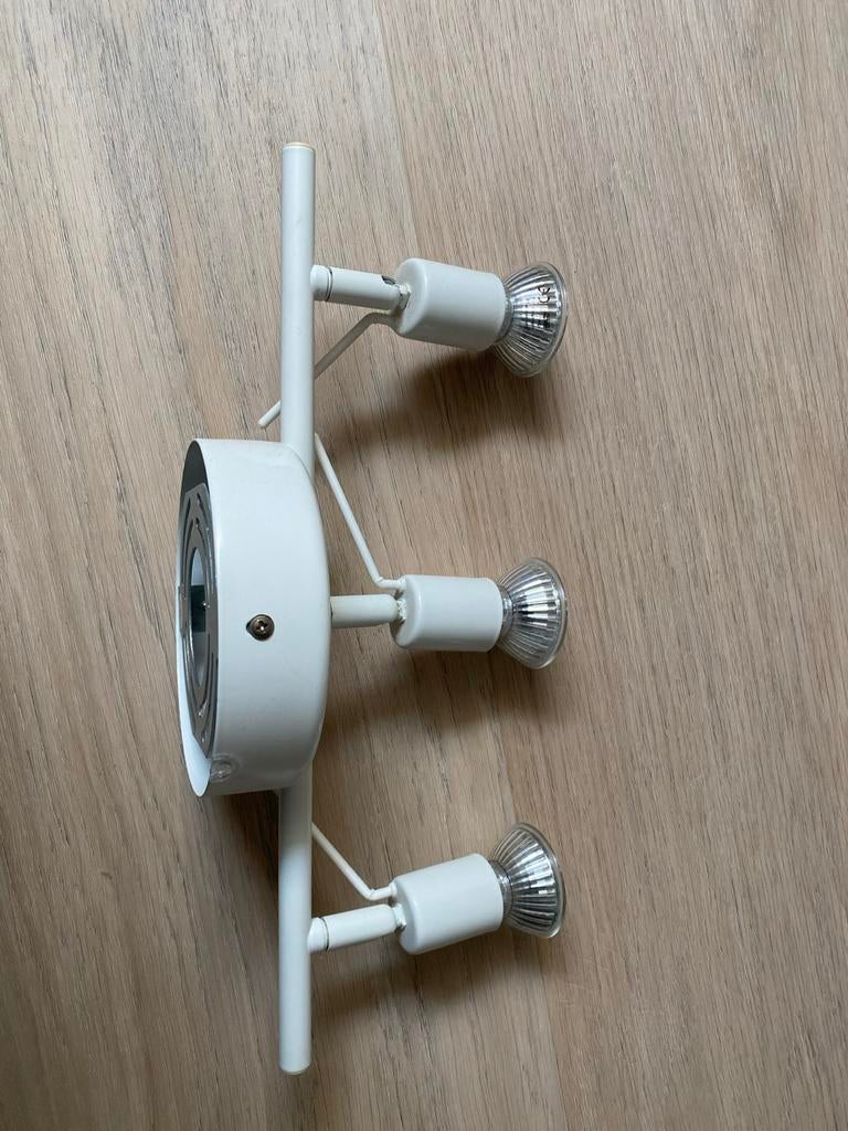 IKEA Plafondspot/Wandspot met 3 Halogeen Spots Wit, Halogeen, Gebruikt, Metaal of Aluminium, Ophalen of Verzenden
