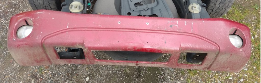Dodge Durango voorbumper 2004-2006, Auto-onderdelen, Gebruikt, PO Box 21-8004 | Auburn Hills, MI 48321-8004, Voor, Amerikaanse onderdelen