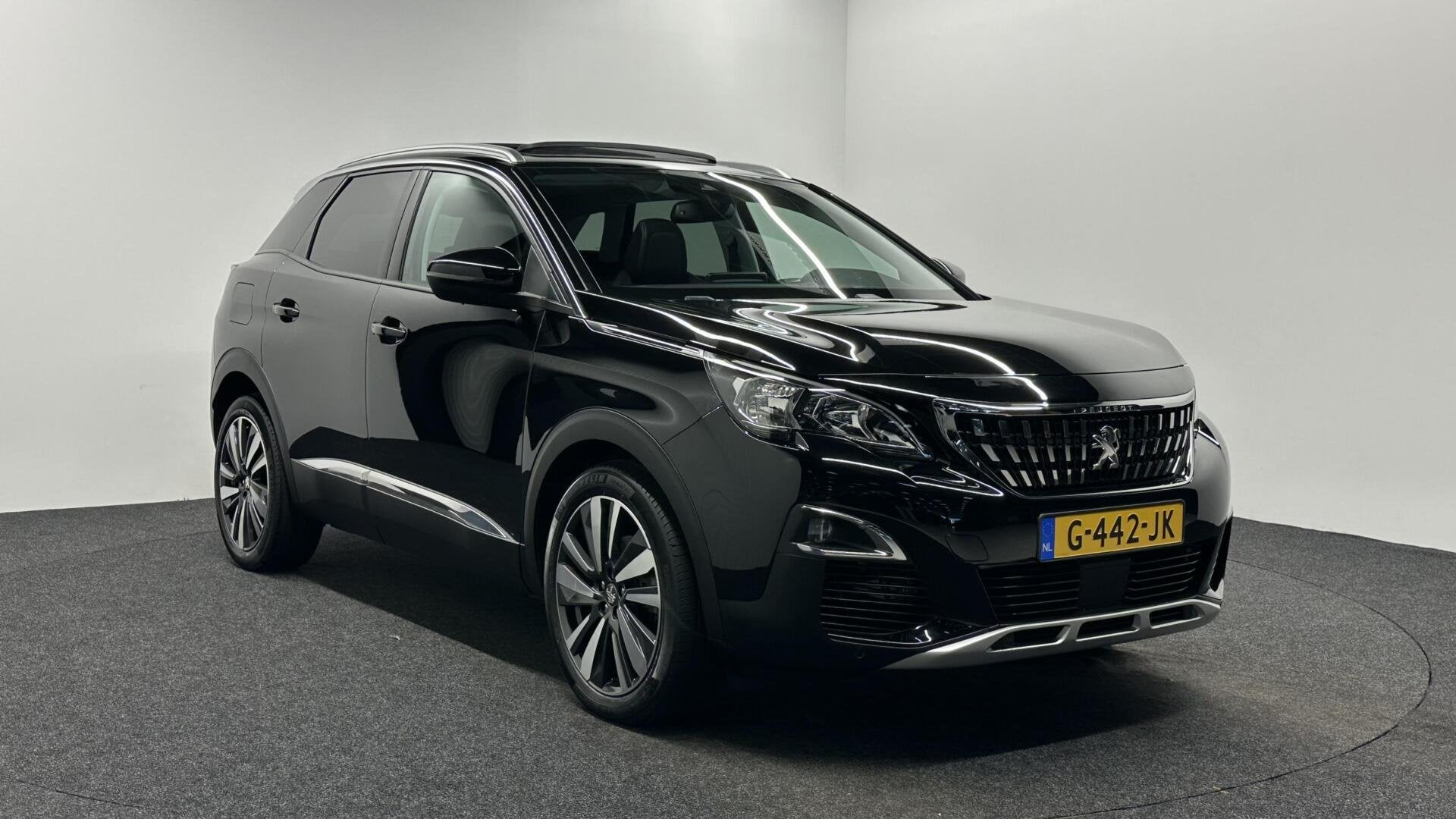 Peugeot 3008 1.2 PureTech Blue Lease Premium PANO CAMERA NAV, Auto's, Voorwielaandrijving, Gebruikt, 1199 cc, Leder en Stof