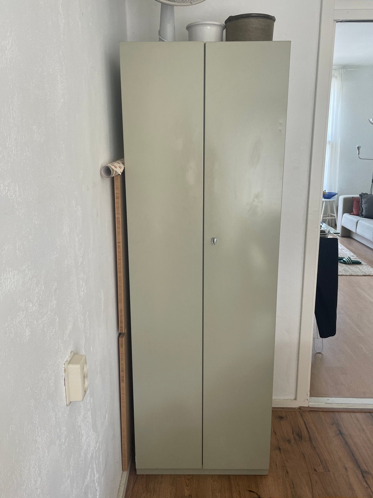 Stalen archiefkast met sleutetje, Ophalen, Zo goed als nieuw, 25 tot 50 cm