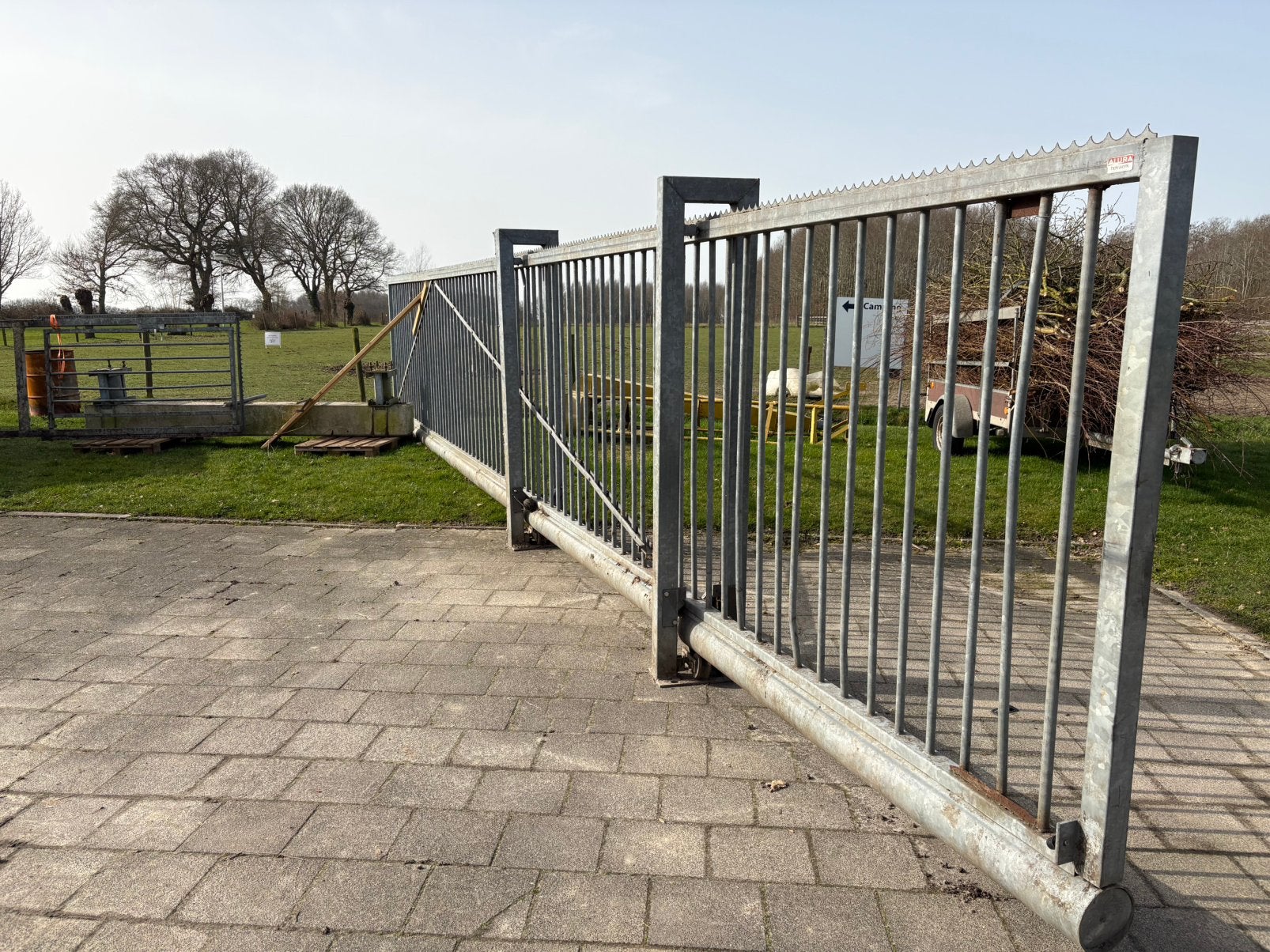 Schuif poort, Tuin en Terras, Ophalen, Zo goed als nieuw, IJzer