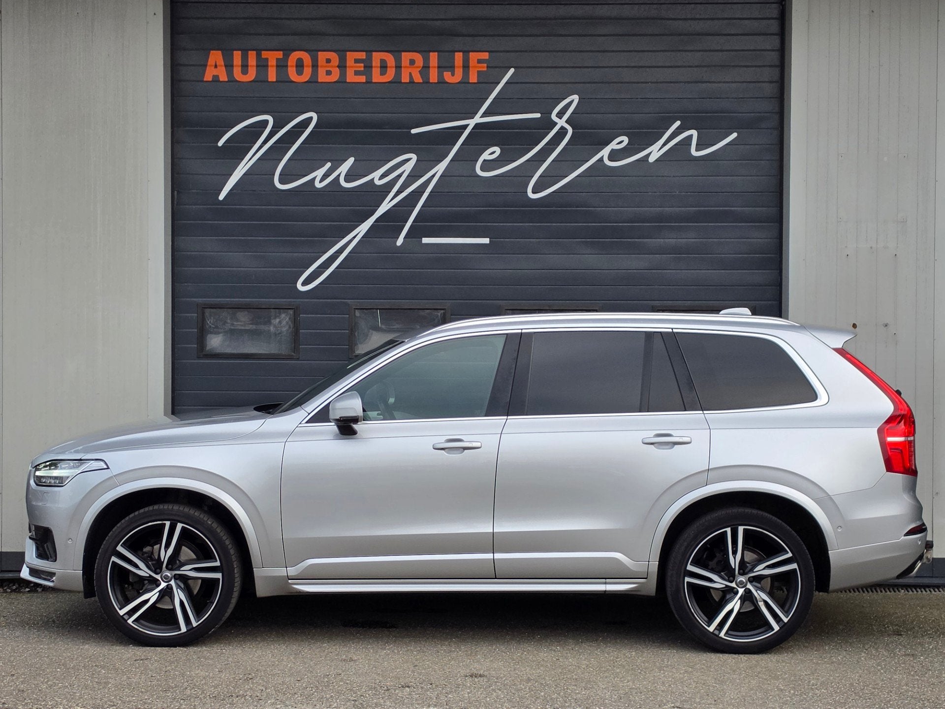 Volvo XC90 2.0 T5 AWD R-Design|Bowers&wilkins|7 persoons|Pan, Auto's, Dealer onderhouden, Gebruikt, 1969 cc, 1898 kg