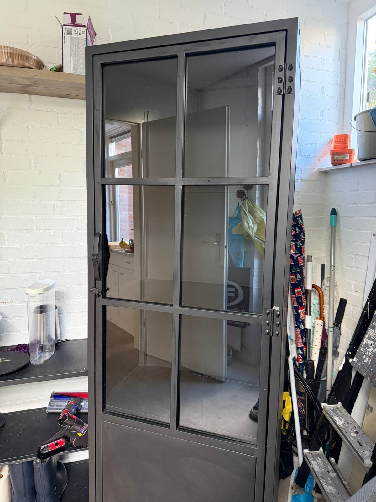 Zwarte metalen kast, Ophalen, Gebruikt