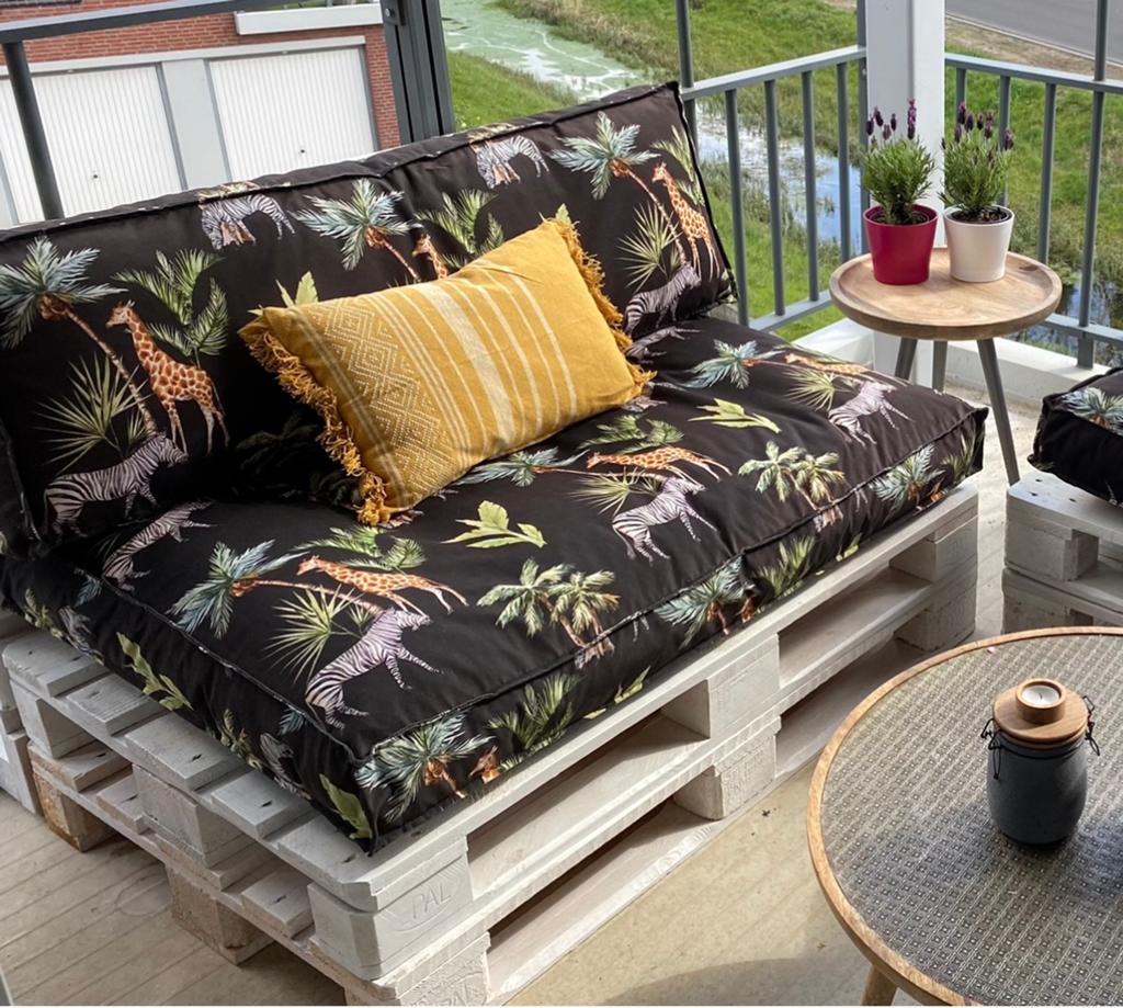 Palletbank Loungeset met luxe Safari kussens izgs, Tuin en Terras, Tuinsets en Loungesets, Zo goed als nieuw, Tuinset, Hout, 2 zitplaatsen