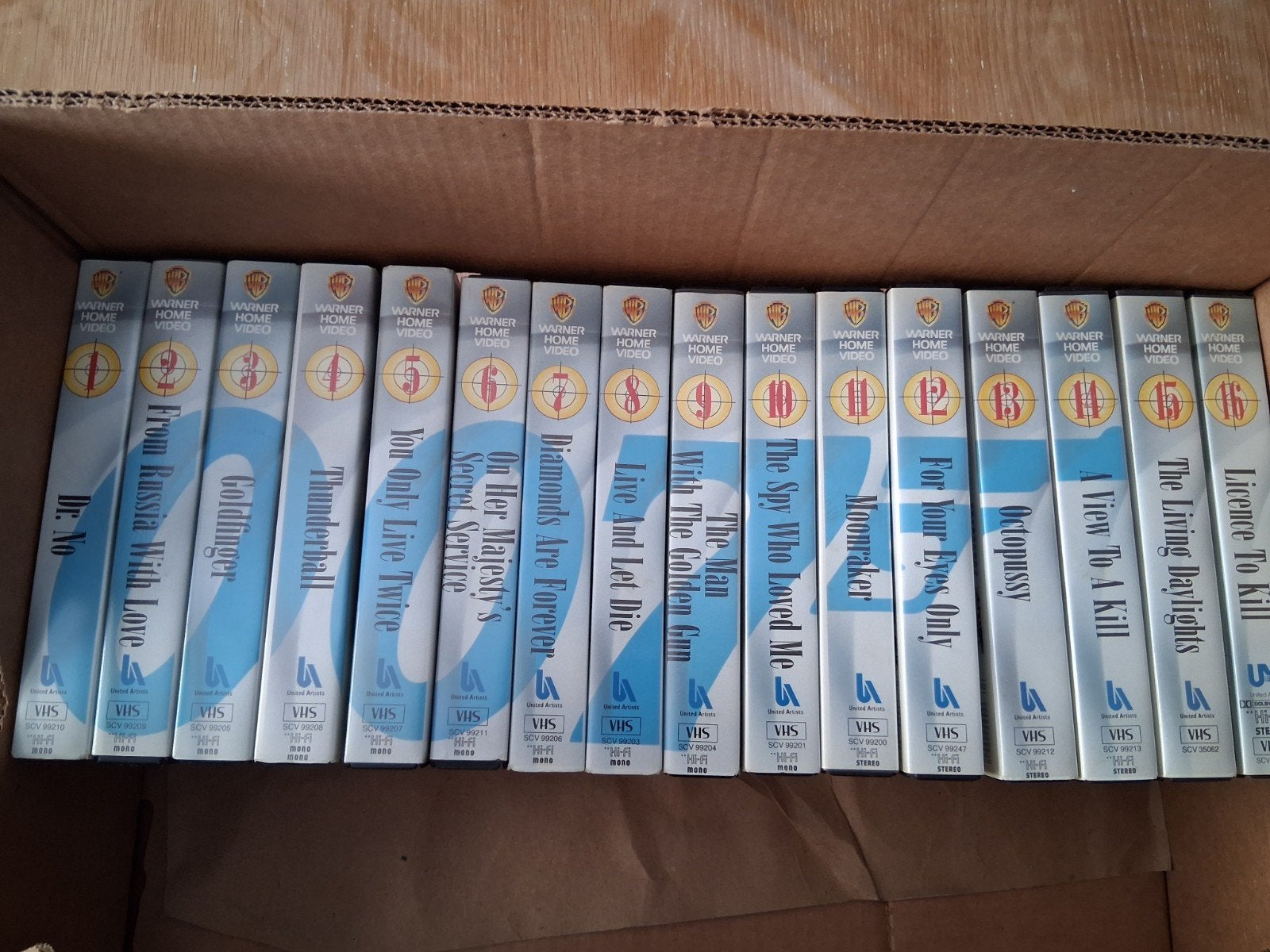 James Bond VHS Collectie - 19 films, Nederlands ondertiteld, Cd's en Dvd's, Nederlands ondertiteld, Ophalen of Verzenden, Actie en Avontuur