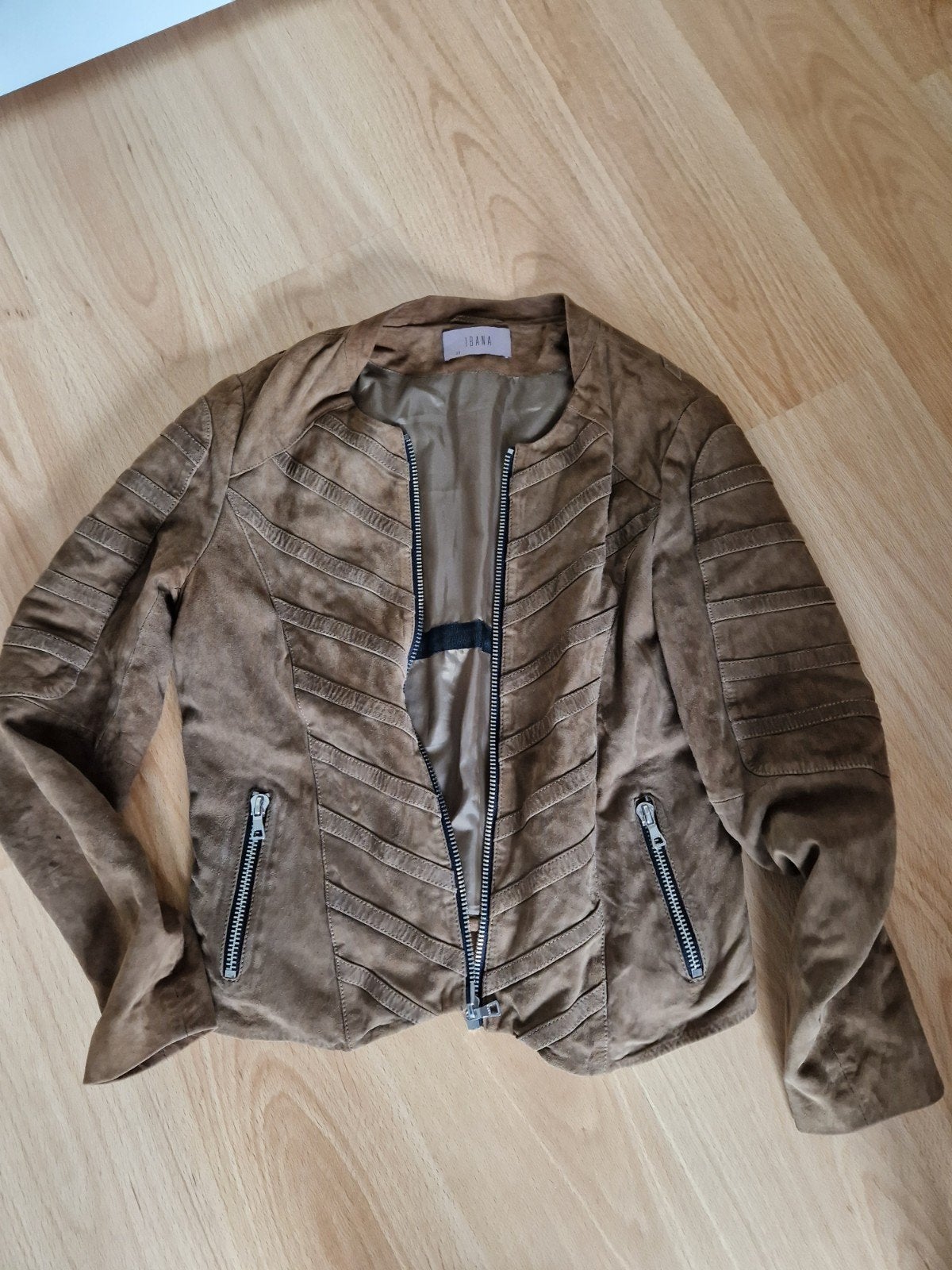 jasje bruin suede, Maat 38/40 (M), Bruin, Ophalen of Verzenden, Zo goed als nieuw