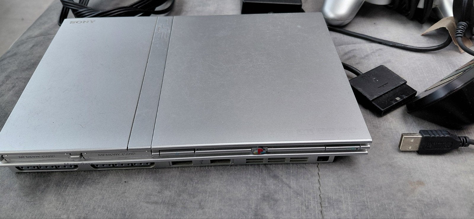 Sony PlayStation 2 Slim Zilver met Accessoires, Spelcomputers en Games, Gebruikt, Ophalen of Verzenden, Met geheugenkaart, Met 1 controller