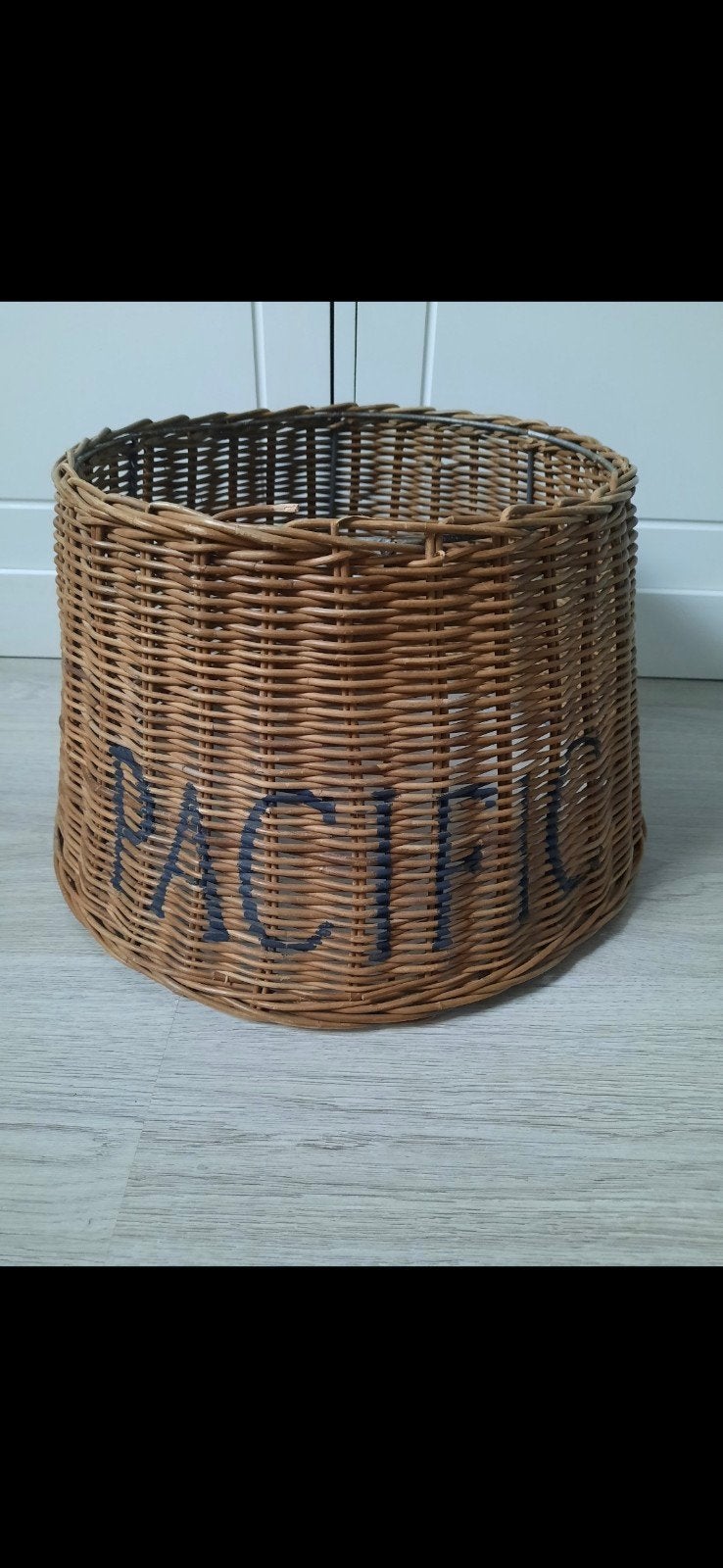 riviera maison rattan lampenkap gebruikt als kerstboomvoet, Ophalen, Rond