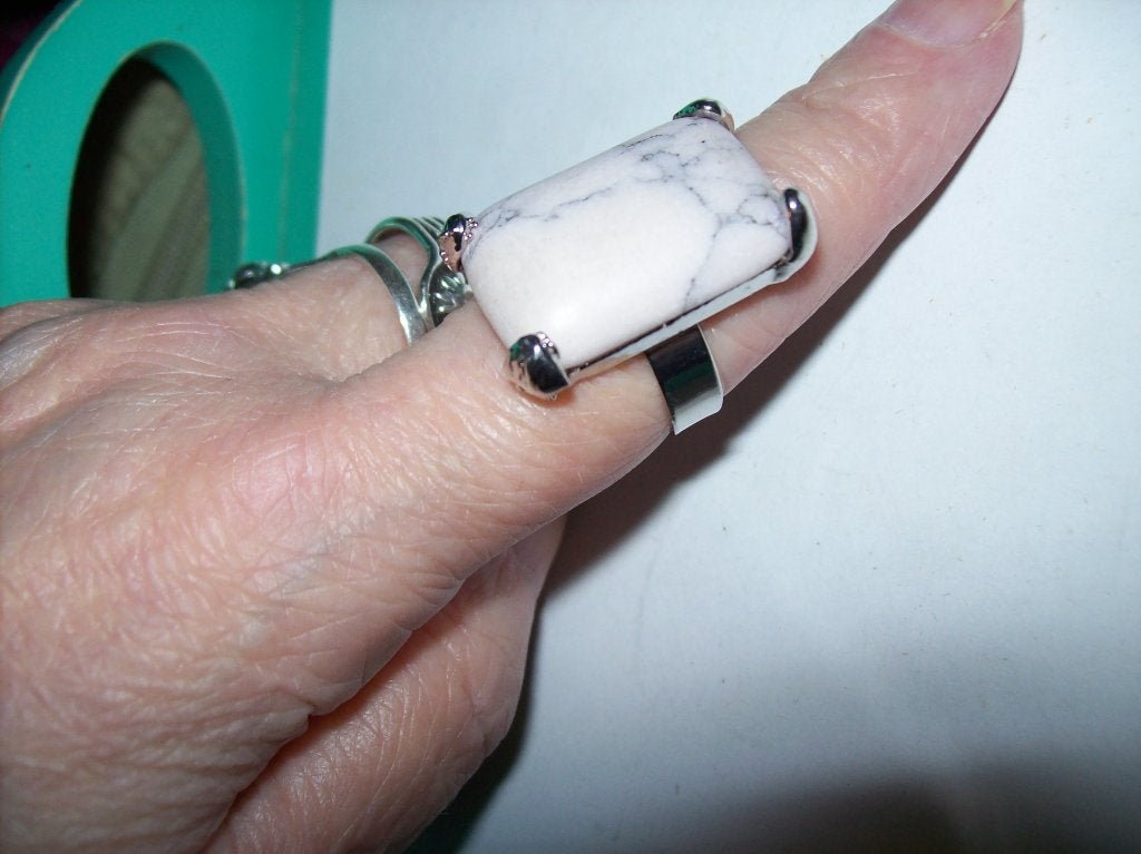 Ring Zilvertint Fraaie Witte Marmer steen Verstelbaar model, Overige materialen, Verzenden, 19 tot 20, Nieuw