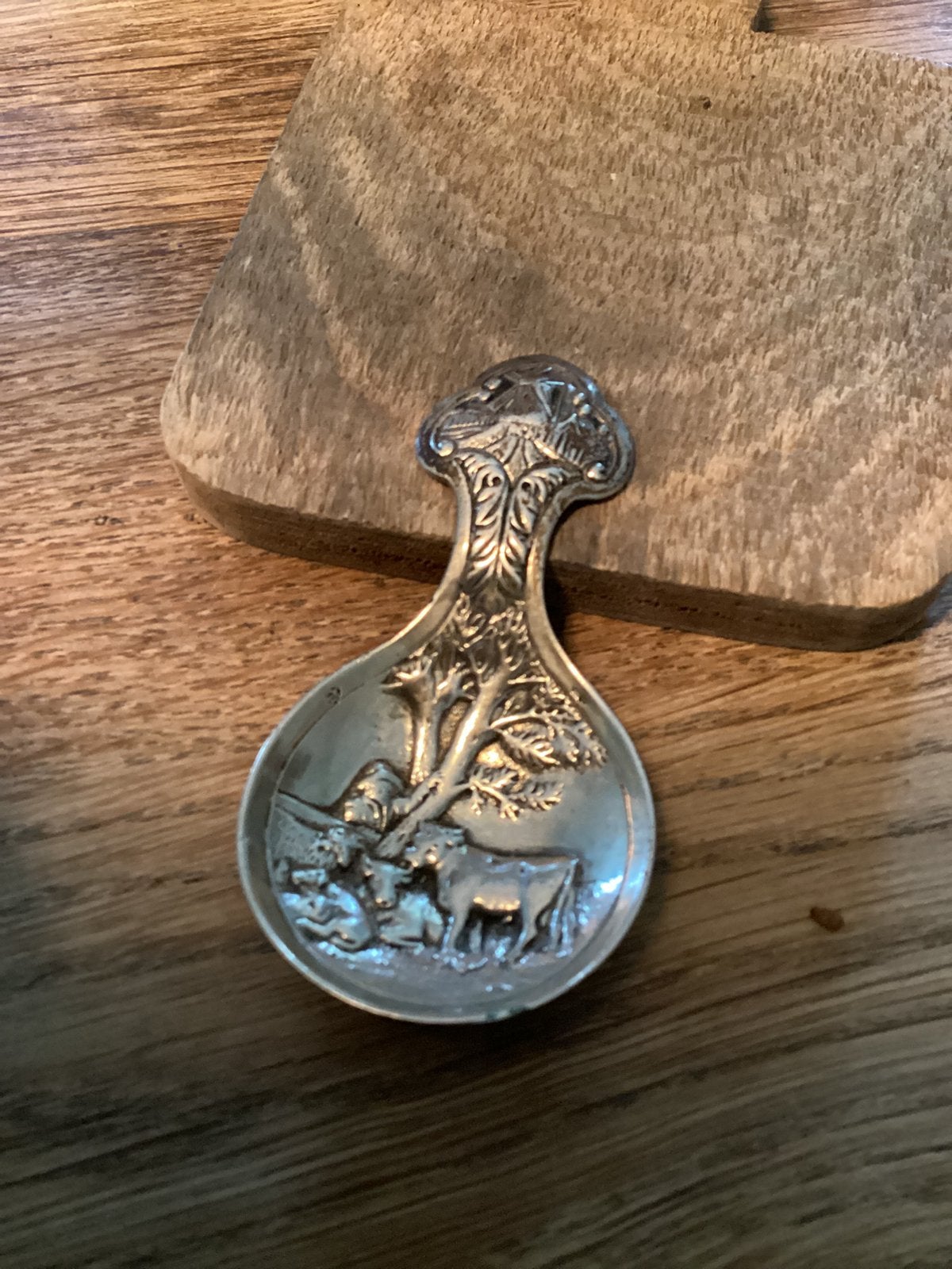 Zilveren theeduim  De stier, Verzenden, Zilver