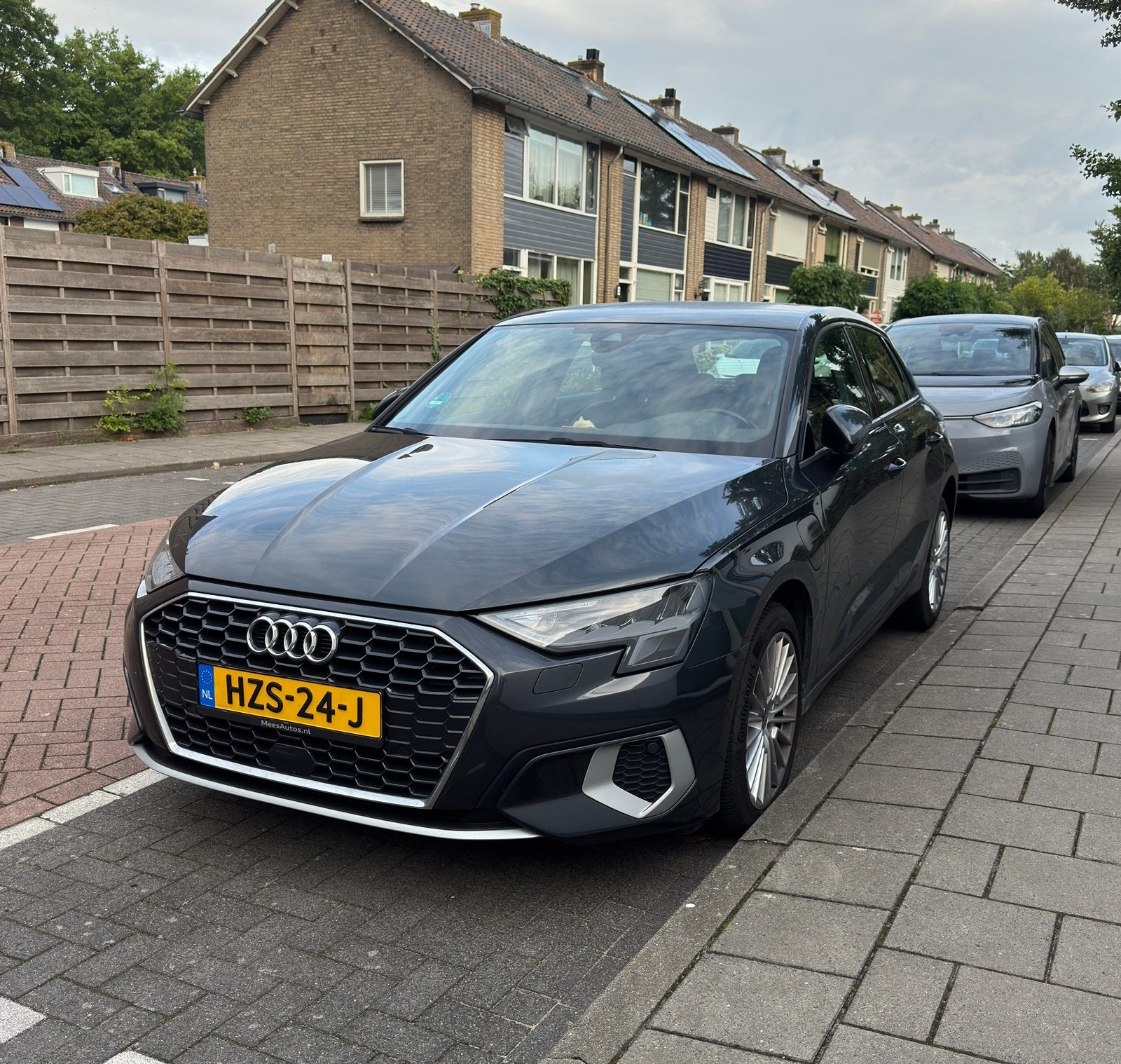 Audi A3 40 Tfsi e S-tronic 2022 Grijs, Dealer onderhouden, Zwart, 4 cilinders, Plug-in hybride