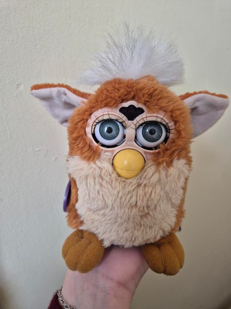 Furby 2005 Hasbro Oranje met Witte Kuif, Ophalen of Verzenden, Gebruikt, Jongen of Meisje