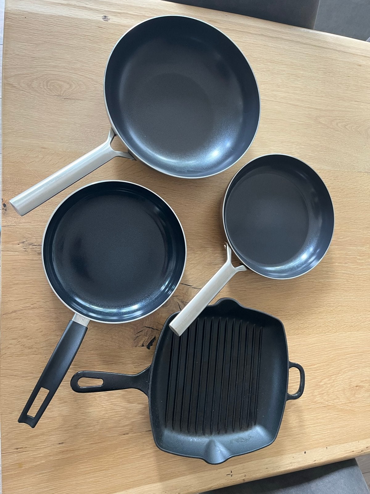 Pannenset: Wokpan, Koekenpannen & Gietijzeren Grillpan, Huis en Inrichting, Gebruikt, Gietijzer, Pannenset, Ophalen of Verzenden