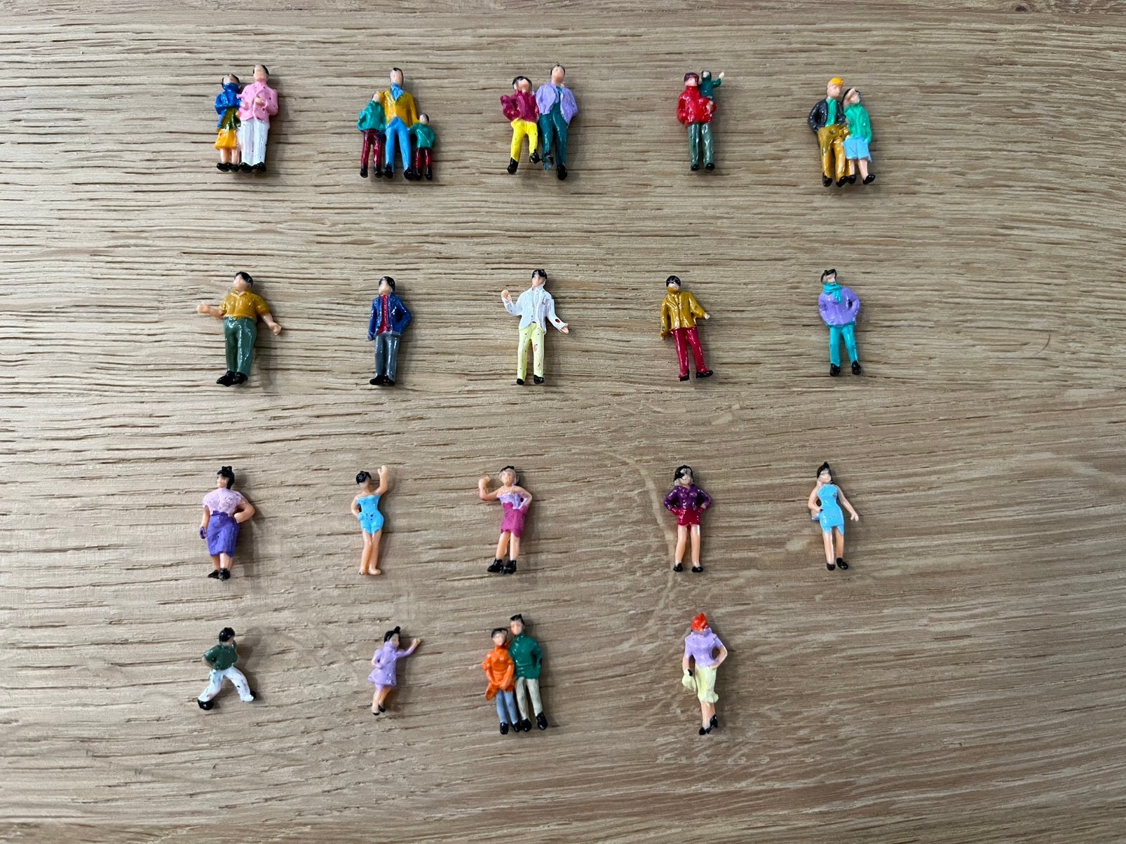 H0 Staande Figuren / Poppetjes Set 4 ( 1:87 ), Hobby en Vrije tijd, Modeltreinen | H0, Ophalen of Verzenden, Nieuw, Overige typen