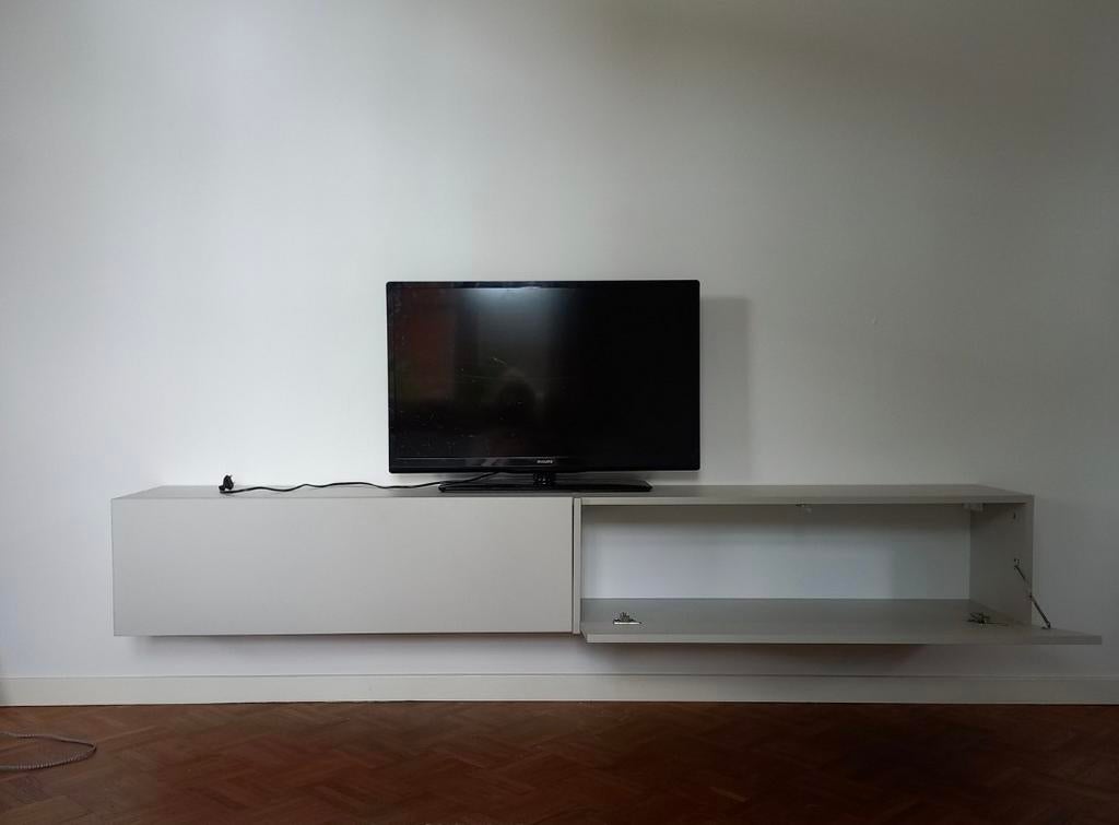 Tv meubel, tv kast, hangende kast, Huis en Inrichting, Woonaccessoires | Wandplanken en Boekenplanken, Ophalen of Verzenden, Zo goed als nieuw