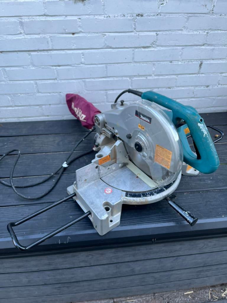 Makita afkortzaag, Doe-het-zelf en Verbouw, Gereedschap | Zaagmachines, 70 mm of meer, Ophalen of Verzenden, Zo goed als nieuw