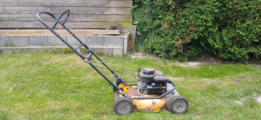 Oude Stiga benzine grasmaaier., Ophalen, Cirkelmaaier, Gebruikt, Stiga