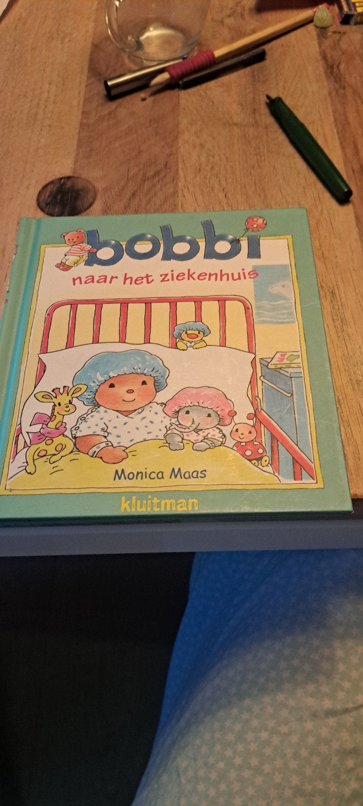 Bobbi naar het ziekenhuis - Monica Maas, Ophalen of Verzenden, Zo goed als nieuw, Monica Maas, 2 tot 3 jaar