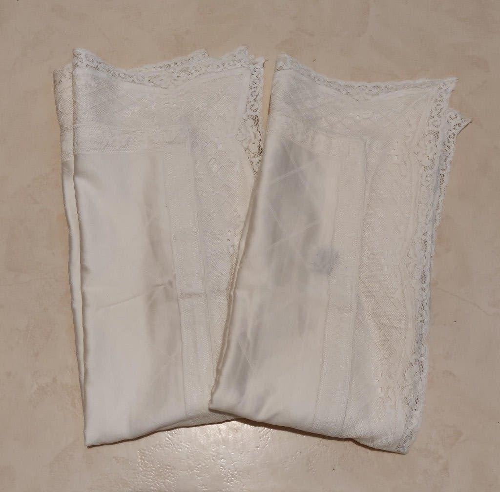 Jesurum kussenslopen wit fijne broderie 2 stuks, Knoopsluiting, Tweepersoons, Ophalen of Verzenden, Zo goed als nieuw