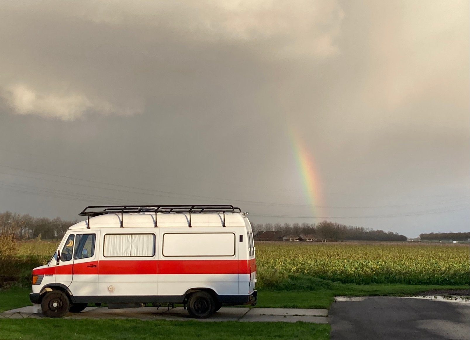 karaktervolle Mercedes 208D uit 1995, Buscamper of Camperbus, Tot en met 2, Mercedes-Benz, Handgeschakeld