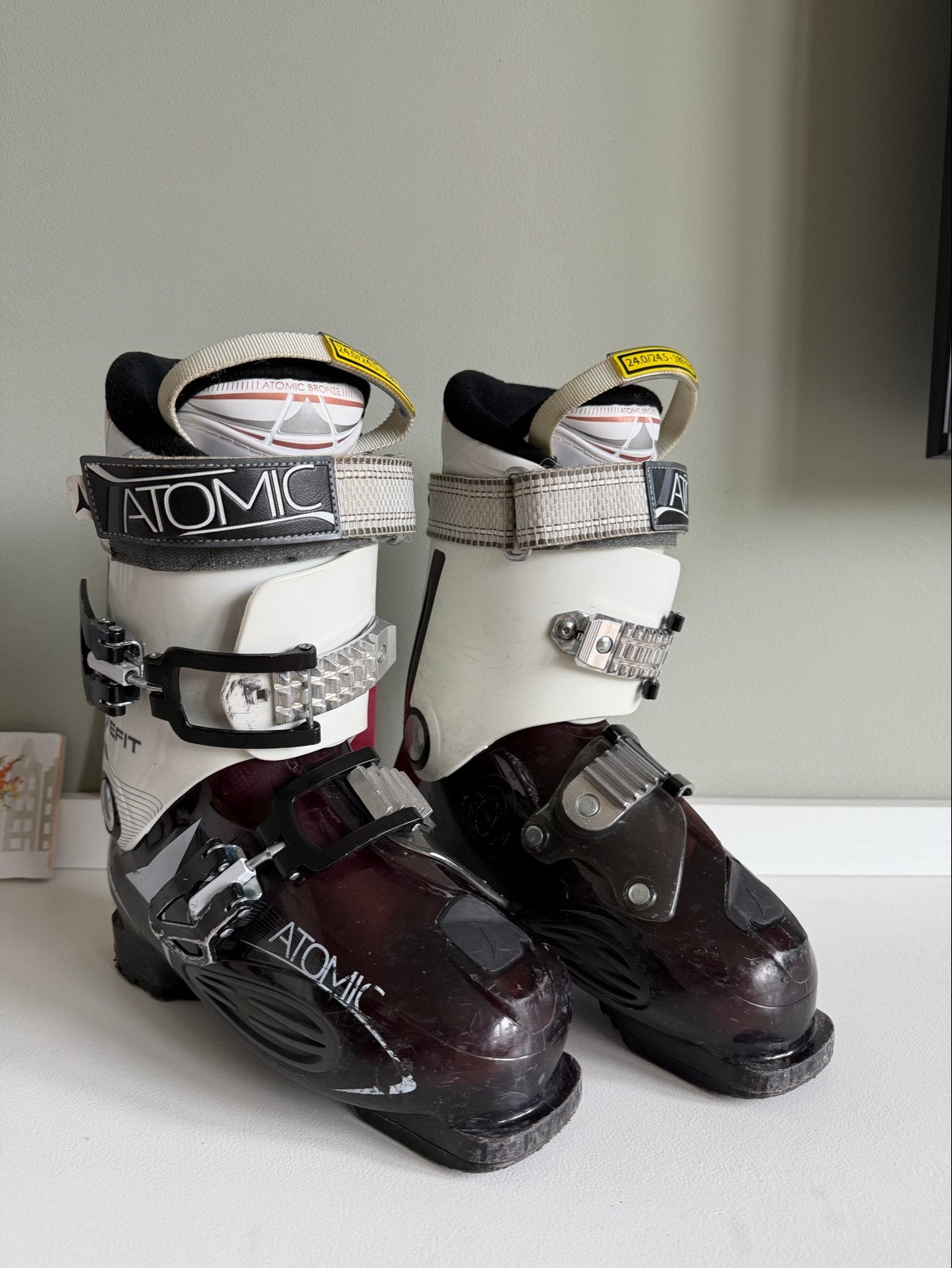Atomic skischoenen maat 24/24,5 (EU 37,5-38), Sport en Fitness, Gebruikt, Schoenen, Ophalen of Verzenden, Atomic