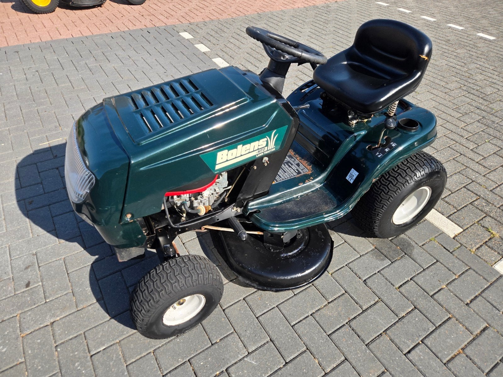 Zitmaaier bolens
Moter 15/5pk b&s, Tuin en Terras, Grasmaaiers, Ophalen, Zo goed als nieuw